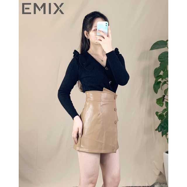 Quần giả váy chữ A EMIX (màu nâu), casual, dáng ngắn, cạp cao, 3 cúc lệch, chất da mềm nhẹ, ít giãn