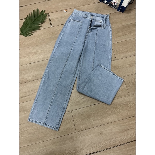 Quần jean ống rộng 2 line cân đối. Màu sắc cổ điển phù hợp với đa phong cách. | BigBuy360 - bigbuy360.vn