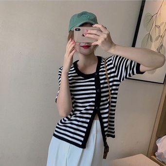 【ZHELIHANGFEI】 Áo Cardigan Dệt Kim Lụa Lạnh Tay Ngắn Cổ Chữ V Phối Nút Bên Hông