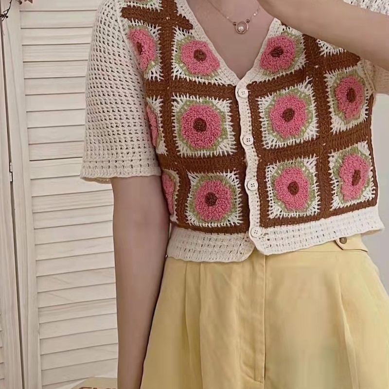 Áo Croptop Dệt Kim Tay Ngắn Cổ Chữ V Thêu Họa Tiết Hoa Thời Trang Mùa Hè Xinh Xắn Cho Nữ