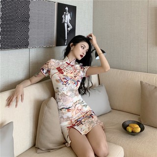 Sườn xám cách tân rực rỡ