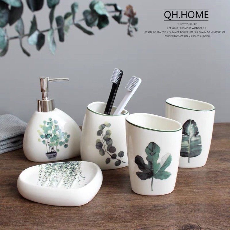 Bộ cốc sứ hoạ tiết lá dùng phòng tắm kèm khay