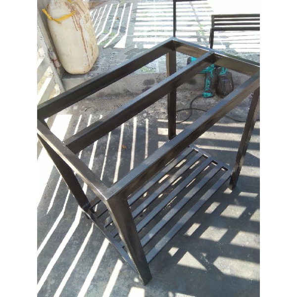 Kệ sắt đặt bể cá- đồ dùng tải 500kg. Dài 60. Rộng 40. Cao 60cm-70cm. hộp thép 2*4cm. sàn 1 để đồ