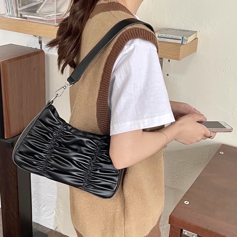 Túi xách nữ Hàn Quốc 𝐅𝐑𝐄𝐄𝐒𝐇𝐈𝐏]. Túi đeo vai thiết kế trẻ trung và cá tính,dây xích trắng inox không si .Chất da cao cấp