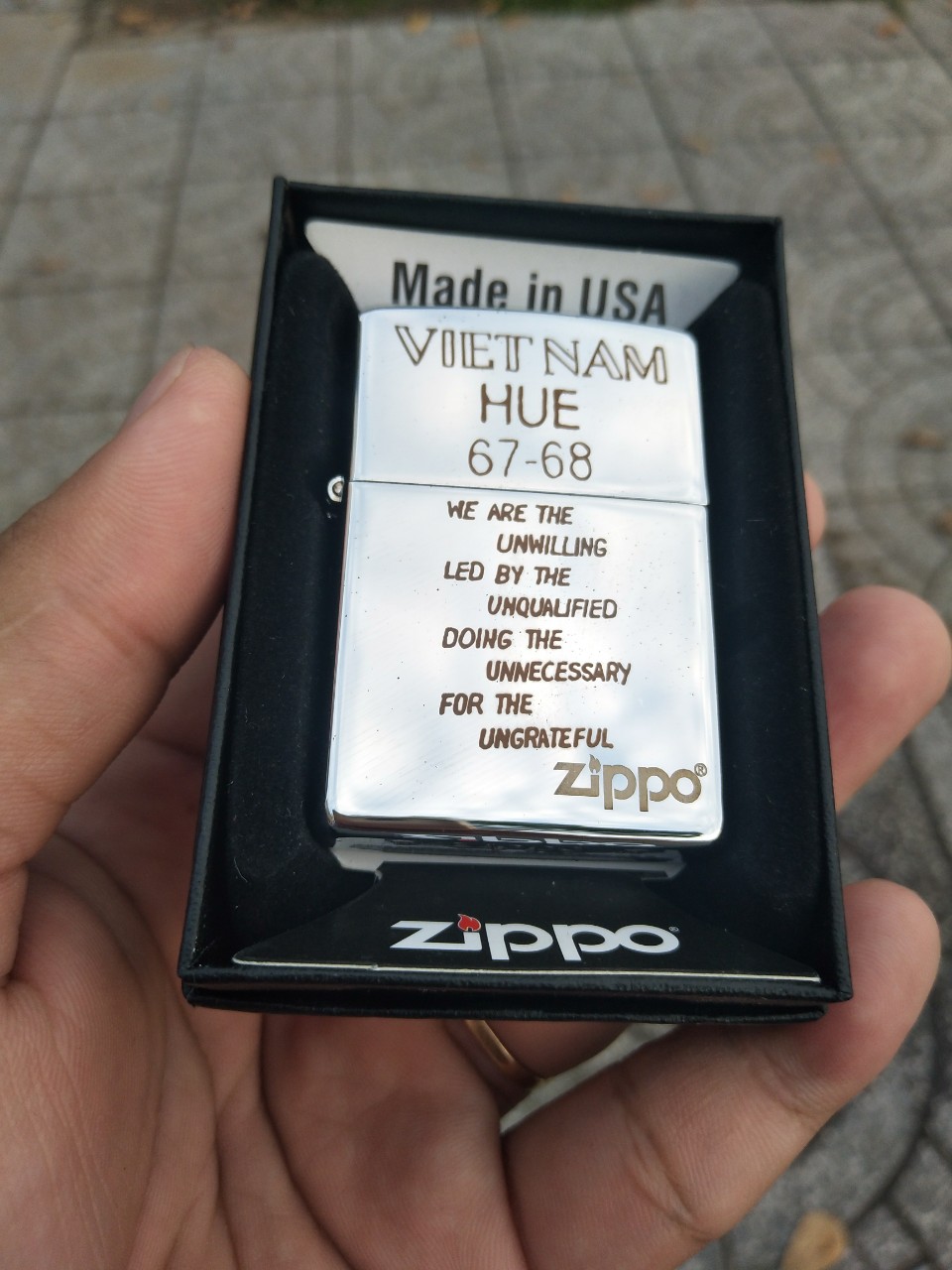 Vỏ Zippo USA Chủ Đề Chiến Tranh Việt Nam, VN War - Huế 67-68 Xưa