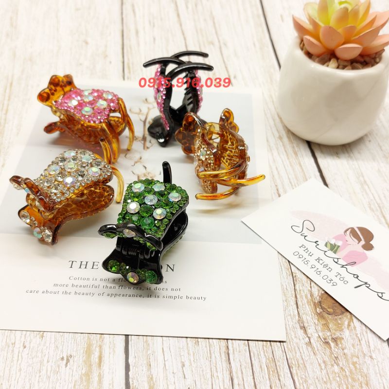 Kẹp tóc càng cua 3 chấu pha lê nhân tạo