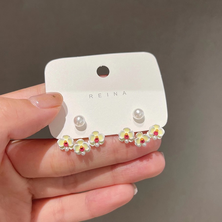 Bông Tai Hình Hoa Vàng Đính Ngọc Trai Nhân Tạo Thời Trang 2022