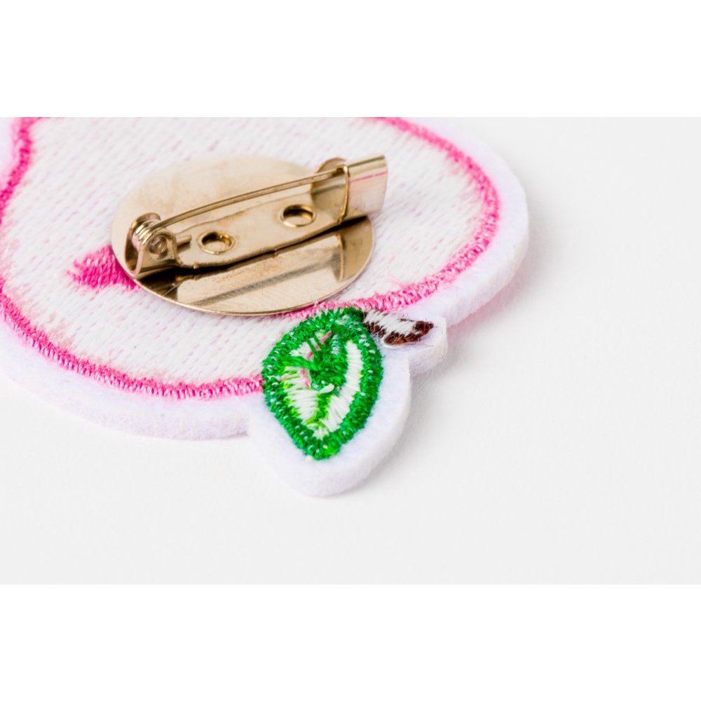 Huy Hiệu ARTBOX Hàn Quốc Hình Quả Đào Màu Hồng Xinh Xắn