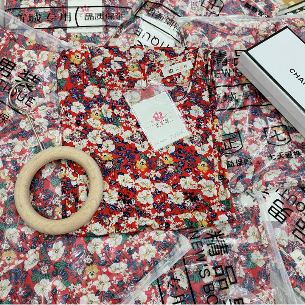 Váy hoa nhí đỏ dáng babydoll xinh xắn | BigBuy360 - bigbuy360.vn