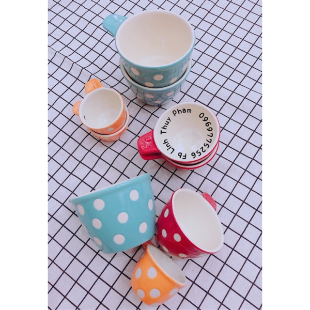 Cup đong chấm bi