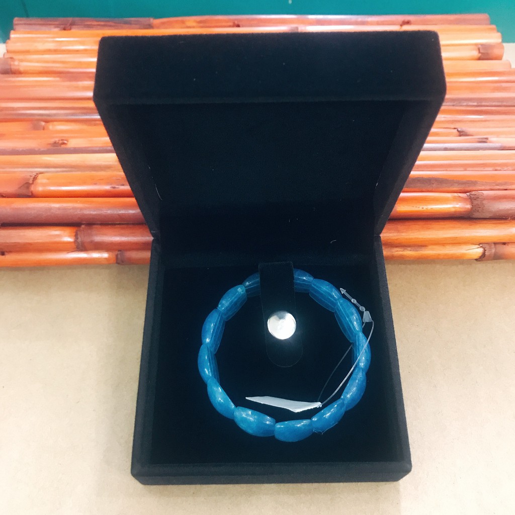 Hộp gấm hoa sen không tua rua đựng chuỗi đựng vòng size 9x9x3.5cm