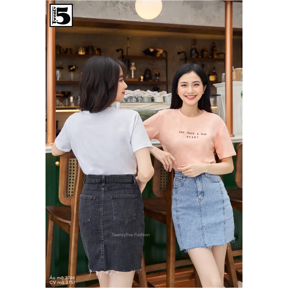 Áo thun nữ dáng suông thêu chữ Twentyfive 3746