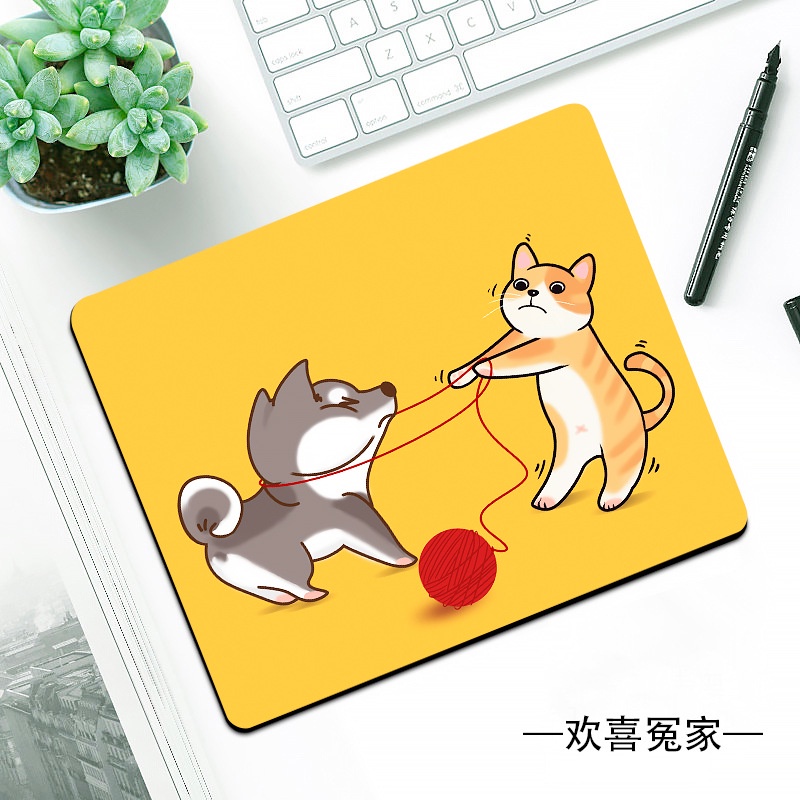 Miếng lót chuột hình tròn dễ thương chống trượt tiện lợi cho văn phòng/nhà ở