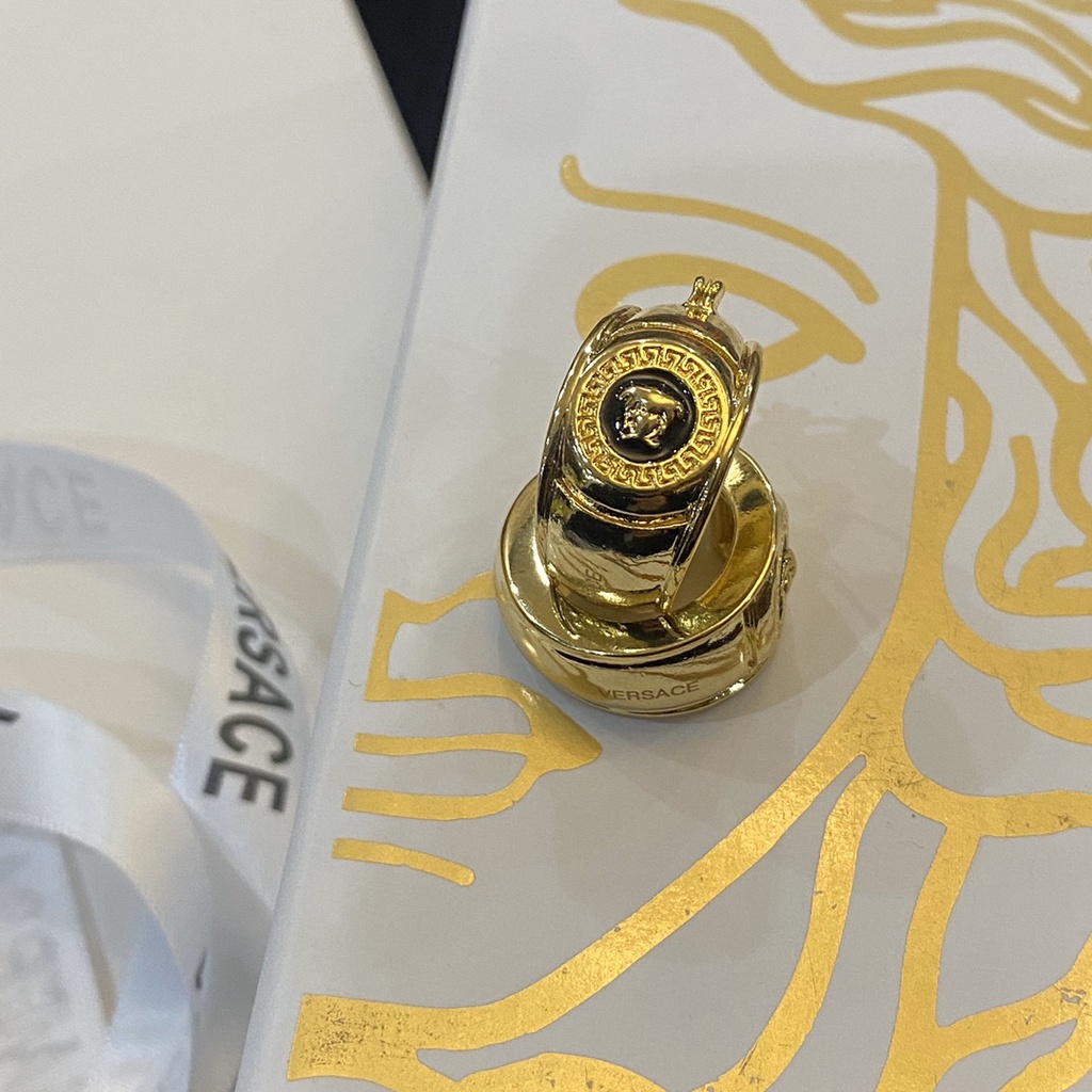 VERSACE Bông Tai Chữ V Bằng Thép Titan Thời Trang