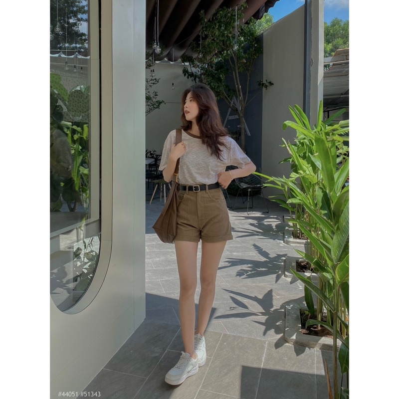 Áo thun kẻ ngang mảnh