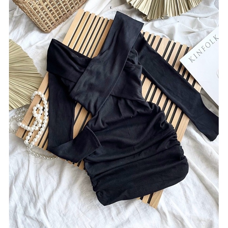 Đầm len Đen trễ vai đắp chéo nhúng hai bên eo , váy body tôn dáng