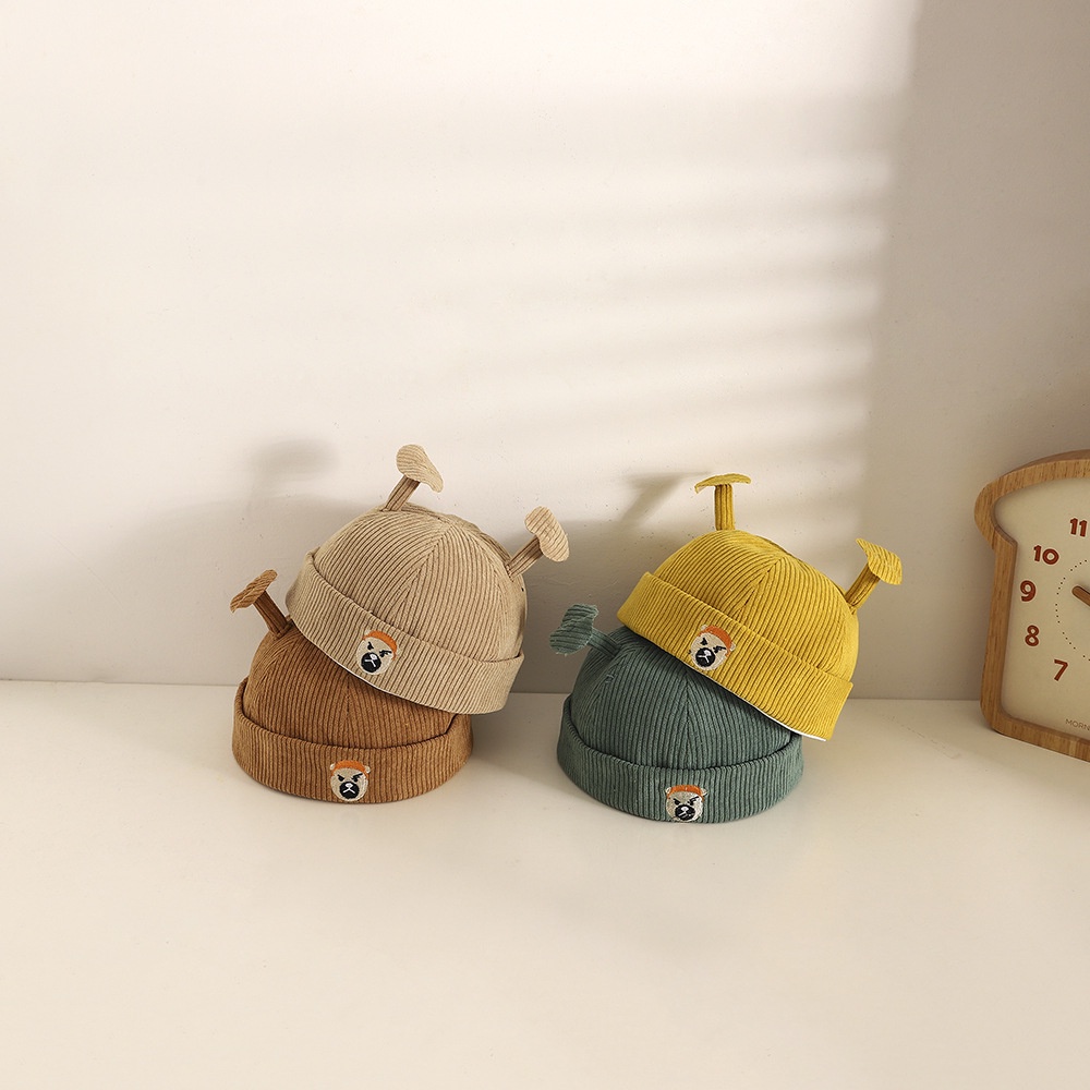 Mũ Beanie Vải Nhung Tai Nhỏ Thêu Họa Tiết Hoạt Hình Dễ Thương Thời Trang Thu Đông Cho Bé