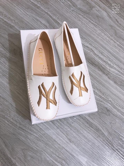 [Free ship 50k] Giày slip on nữ thêu chữ nyy đế dẻo đi cực sướng chân