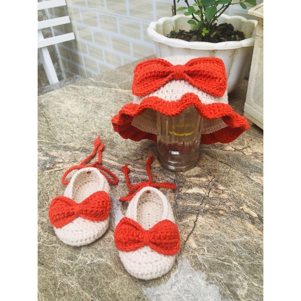 Giày len cho bé gái có nơ và thắt dây 0-18m