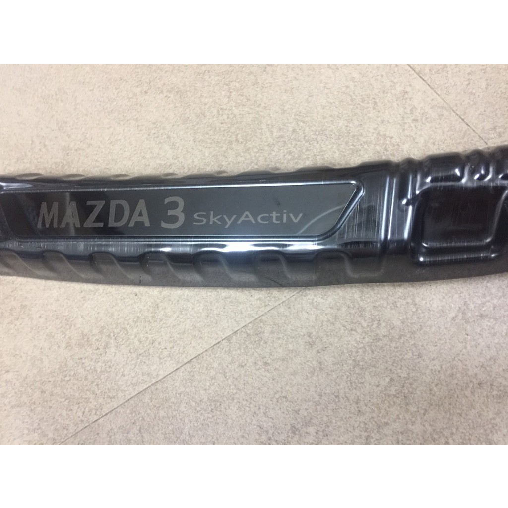 Chống trầy xước cốp dành cho xe mazda 3 2020 mẫu titan