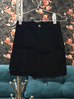 VÁY JEANS ĐEN 100k