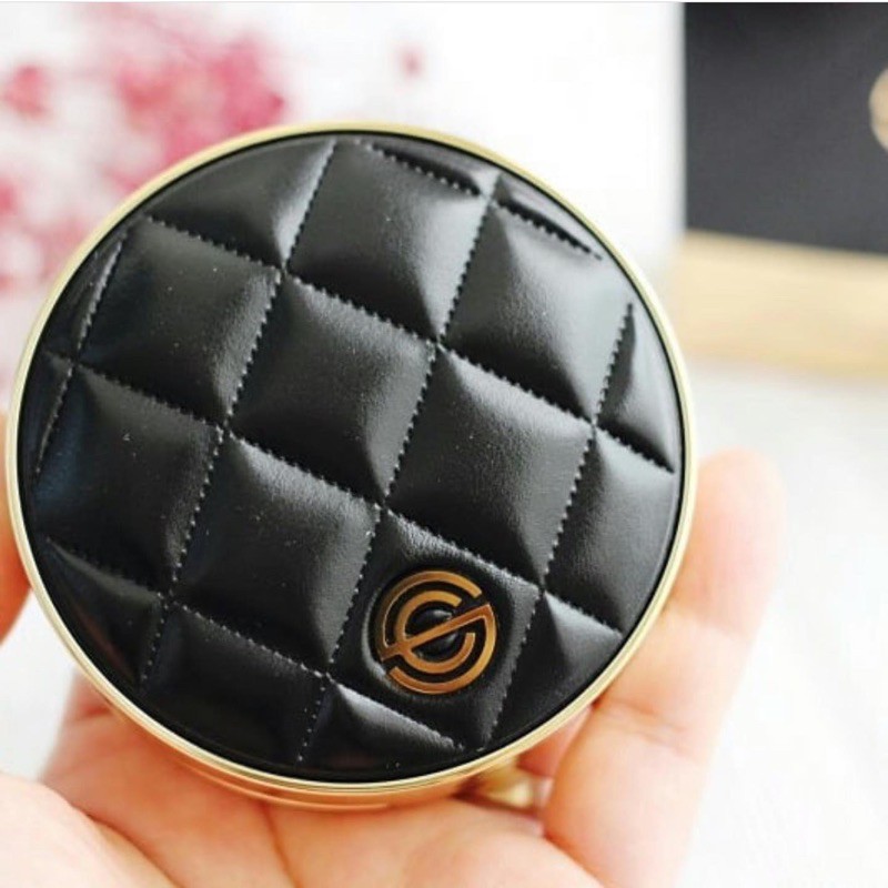 Phấn Nước DPC Pink Aura Cushion Dia Limited Edition mẫu vỏ da đen kèm lõi | BigBuy360 - bigbuy360.vn