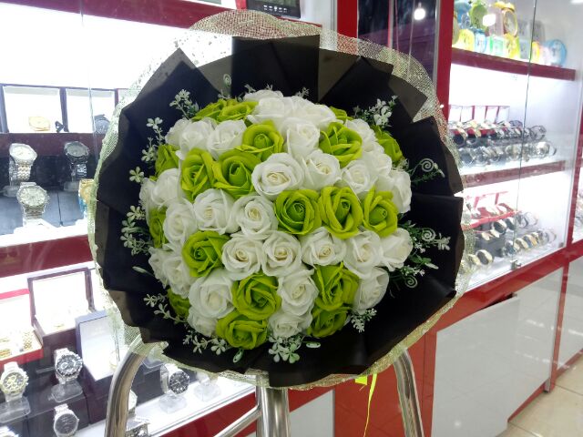 Bó hoa hồng sáp 50 bông đủ màu
