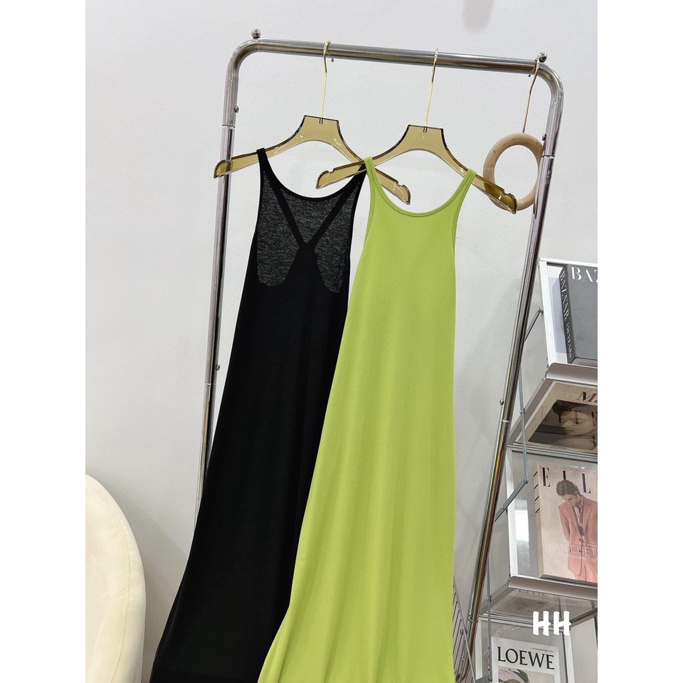 Đầm Body Cổ Yếm Dáng Xòe Form Dài Qua Gối