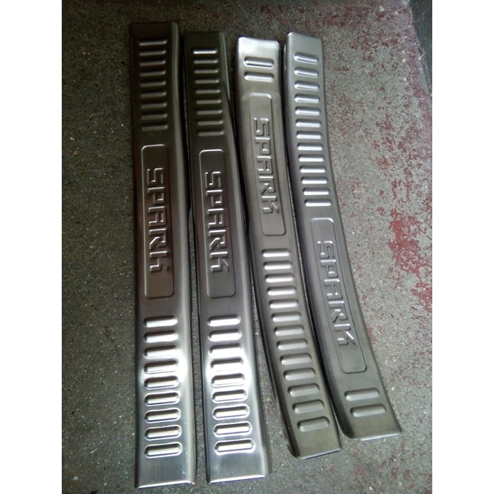 ốp bậc trong ngoài spark 2013 -2018