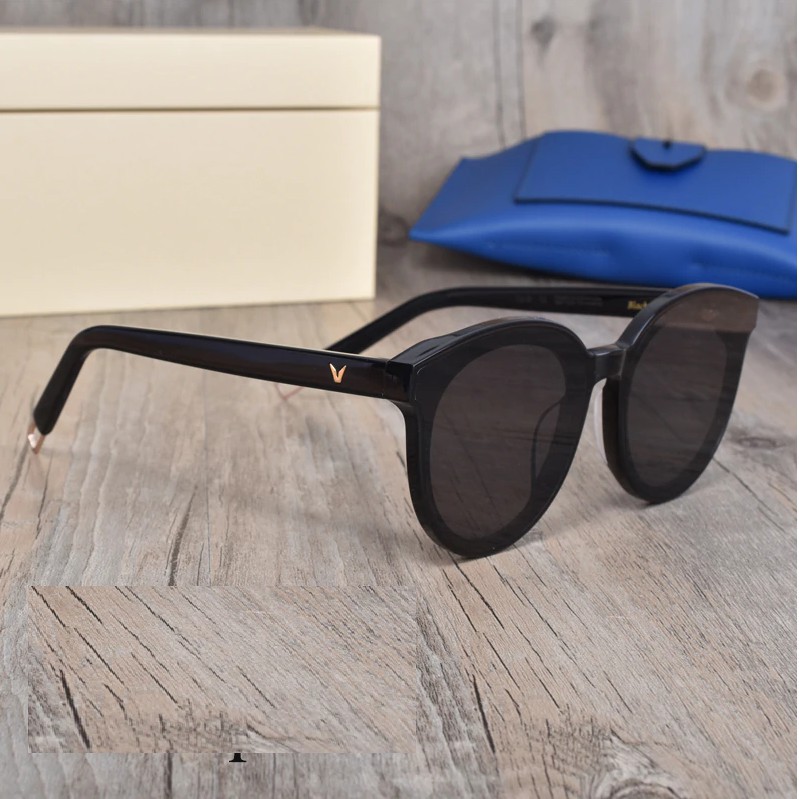Kính chữ V thời trang phù hợp mang đi biển đi du lịch dùng được cả nam và nữ chống nắng tốt bảo vệ mắt TQ29 | BigBuy360 - bigbuy360.vn