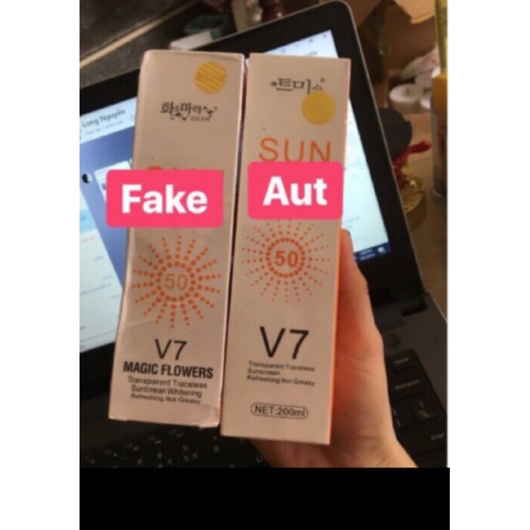 Xịt chống nắng trắng da Sun Screen V7 nâng tone chống nước không bết dính