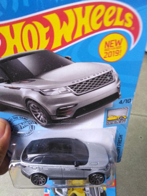 Xe Hot wheels Range Rover Velar , hàng hiếm