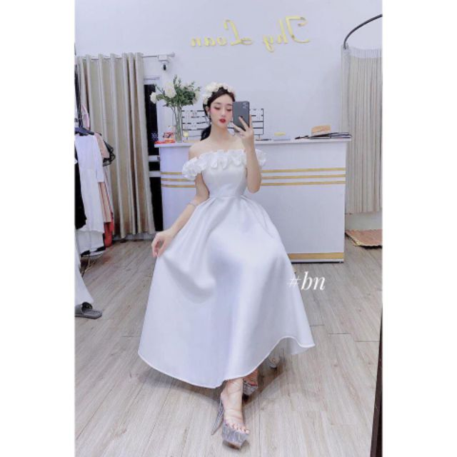 Váy xoè trắng bồng bềnh dài qua bắp chân, váy trễ vai sang trọng | BigBuy360 - bigbuy360.vn