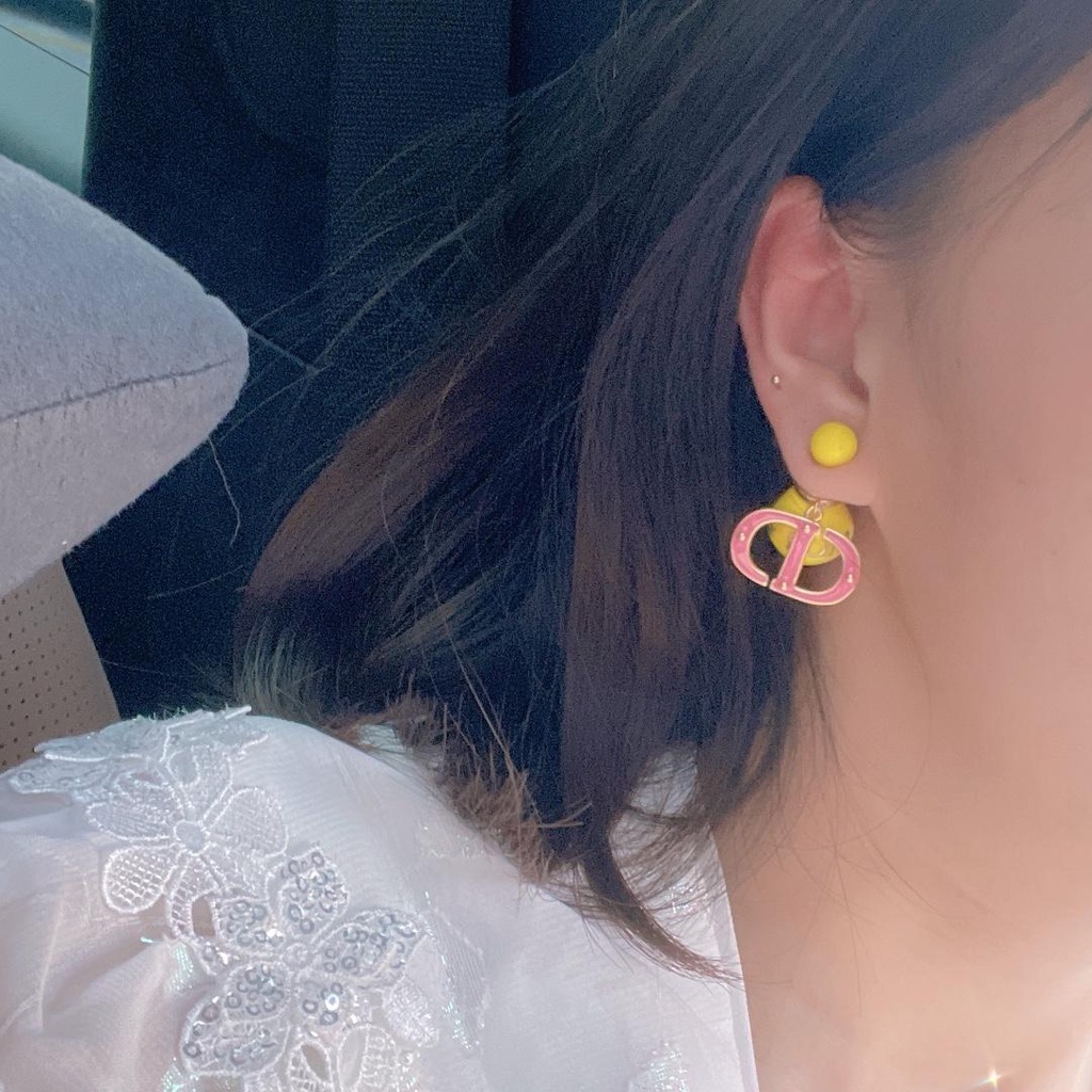 Dior CD bông tai phụ nữ Hoa tai đinh tán thời trang