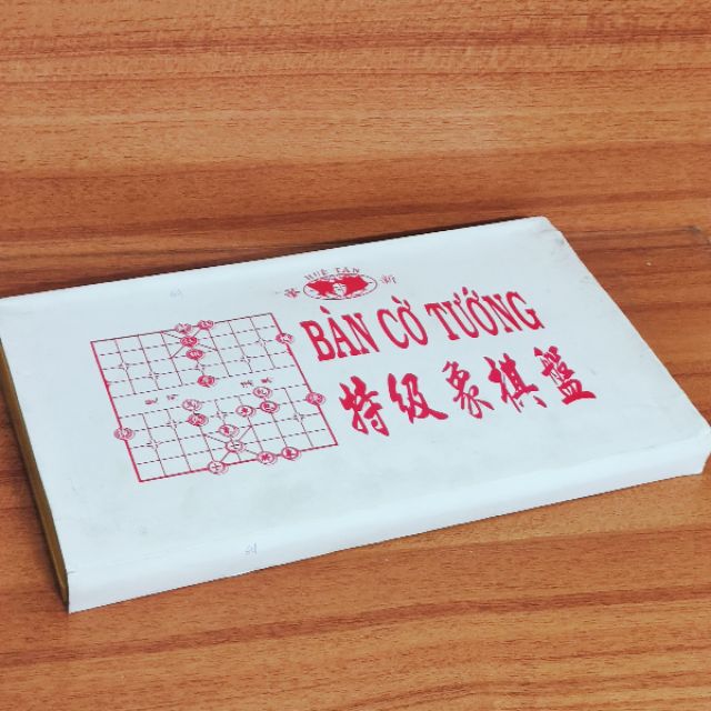 Bộ cờ tướng có bàn nhựa kích thước 36x36 (cm)