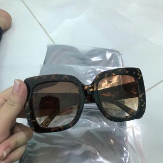 Kính của Hạnh