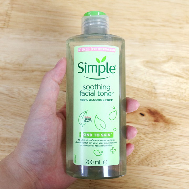 Nước hoa hồng Simple Kind To Skin Soothing Facial Toner 200ml Anh - Cấp ẩm chuyên sâu cho làn da căng mịn