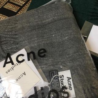 (Có nhiều màu) Khăn Acne Studios len xù made in ITALY