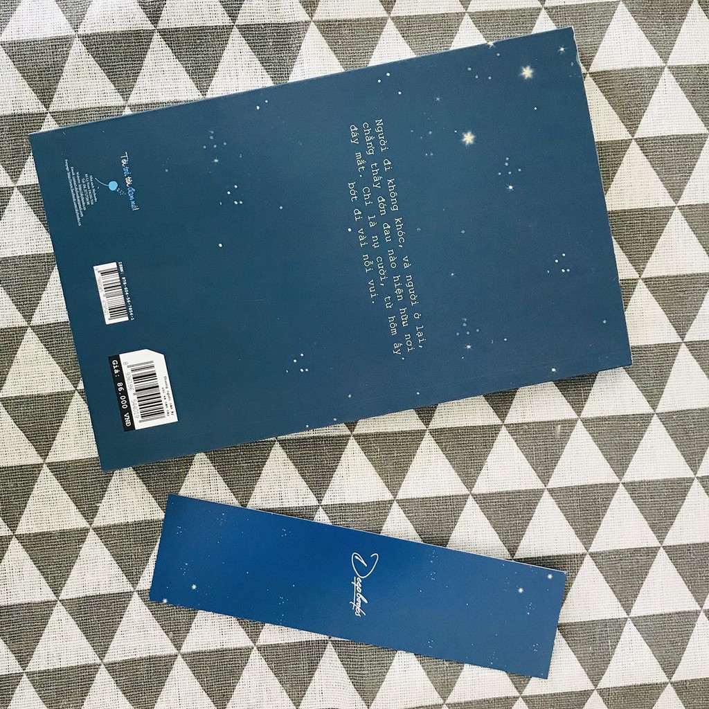 Sách - Thương Người Năm Ấy Rời Xa Năm Này (Kèm Bookmark) | BigBuy360 - bigbuy360.vn