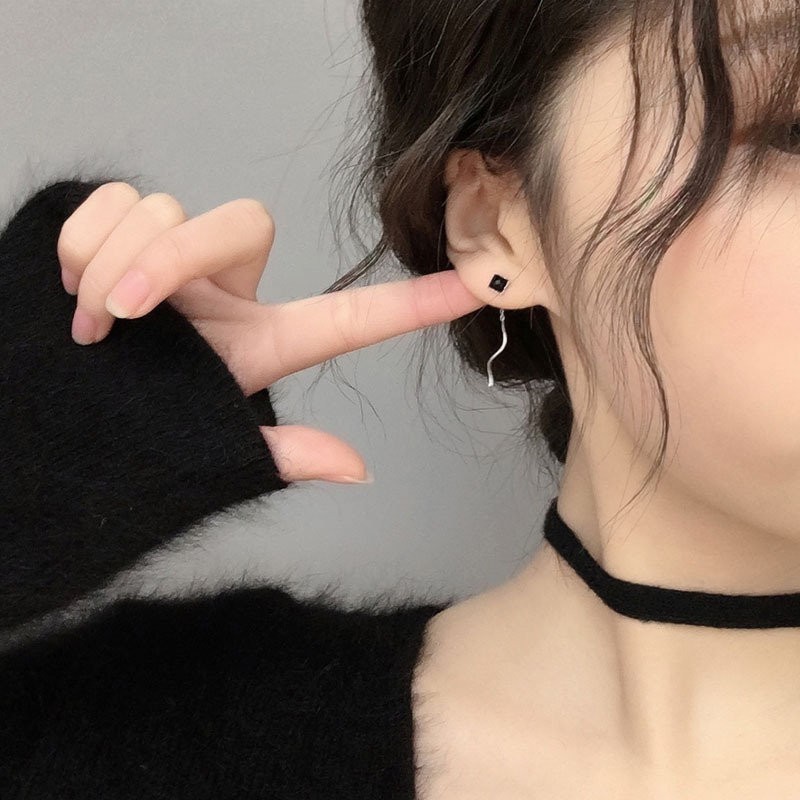 Bông tai dáng dài hình vuông phối tua rua phong cách Nhật Hàn thời trang đơn giản dễ phối đồ cho nữ