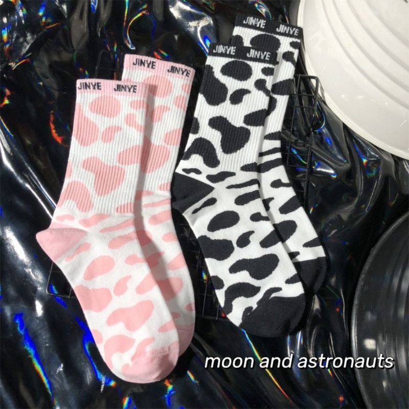 Đôi vớ thể thao in họa tiết bò sữa phong cách Harajuku Nhật Bản dành cho nữ