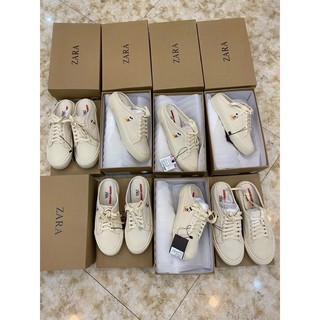 Sục thể thao nữ in hình mickey
