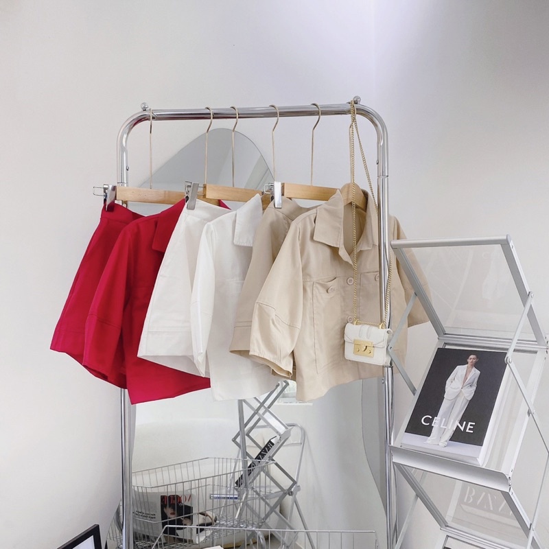 SET ÁO CROPTOP CỔ BẺ + QUẦN SHORT KAKI