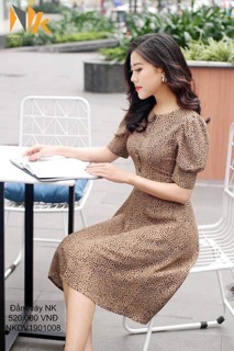 Đầm xoè tay bồng cúc ngực