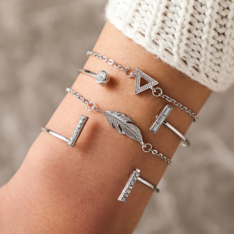Set 4 vòng tay đính đá thời trang dành cho nữ