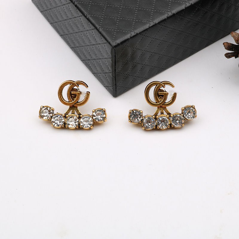 Bông tai nữ thương hiệu GC ôm sát tai đính đá và ngọc trai nhân tạo TOBI STORE TB367