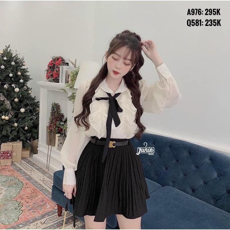 Áo sơ mi 2 lớp cổ sen xếp li nơ đen