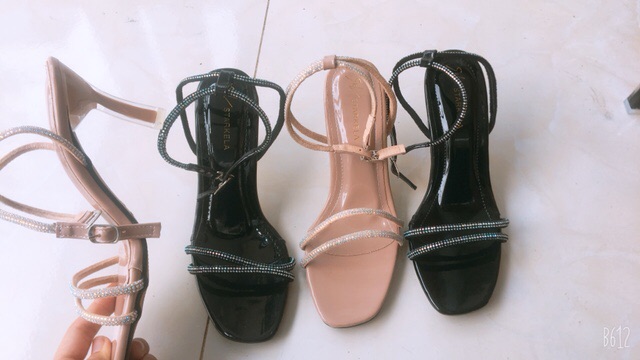 Giày sandal đính đá gót nhọn 7p( loại đẹp) Mã H33