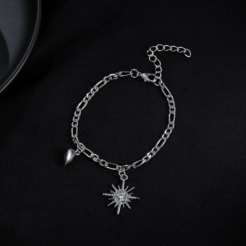 Set 2 lắc tay kim loại mặt hình mặt trăng thời trang cho nữ