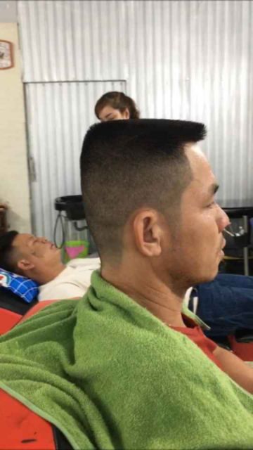 LƯỢC FLATTOP CẮT ĐẦU BẰNG CUA ĐẦU ĐINH VUÔNG – FLATTOPCOMB